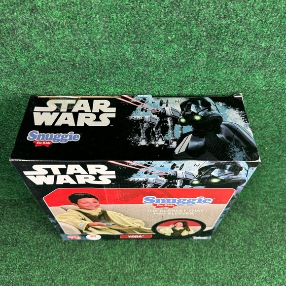 Star Wars Yoda Snuggie Youth Kids Blanket with Sleeves Disney Size 54x42" New - Picture 5 of 6